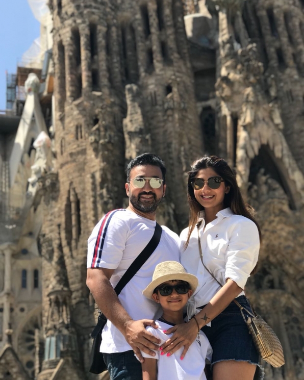 Shilpa Shetty, Raj Kundra, dan Viaan di Barcelona from Instagram @theshilpashetty