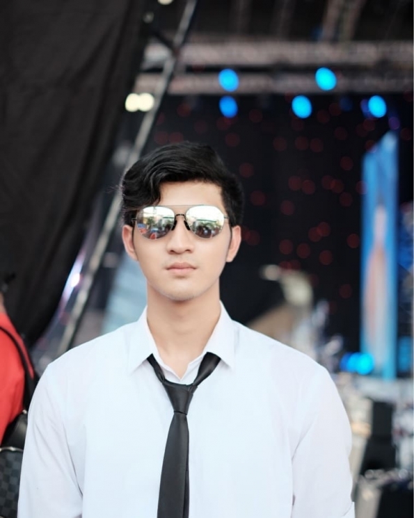 Instagram @real_aditya1