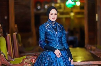 Ajarkan Safeea Pakai Hijab, Mulan Jameela Banjir Pujian