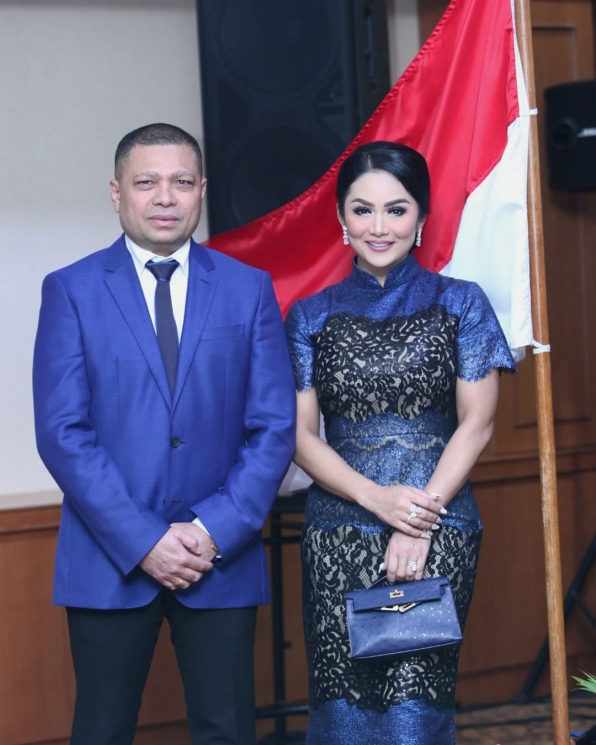 Krisdayanti dan Raul Lemos