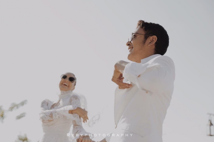 Pernikahan Nadine Chandrawinata dan Dimas Anggara/Instagram @rzbyphotography
