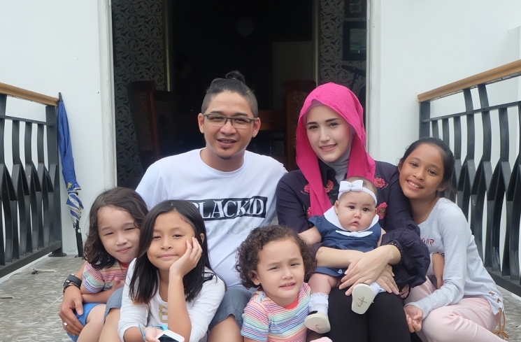 Keluarga Pasha dan Adelia/Instagram @adeliapasha.