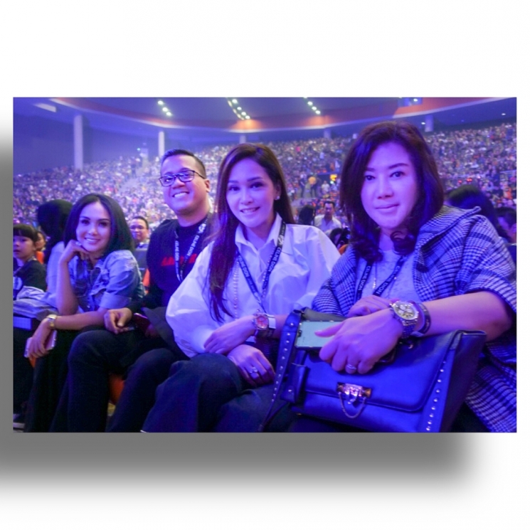 Maia Estianty dan Yuni Shara nonton konser Celine Dion bareng / Instagram @maiaestiantyreal