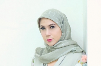 Kabar Duka, Ibunda Marini Zumarnis Meninggal Dunia