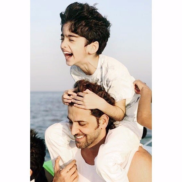 Hrithik Roshan dan anak-anaknya from Instagram @hrithikroshan