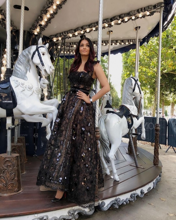 Aishwarya Rai di Paris from Instagram @aishwaryaraibachchan_arb