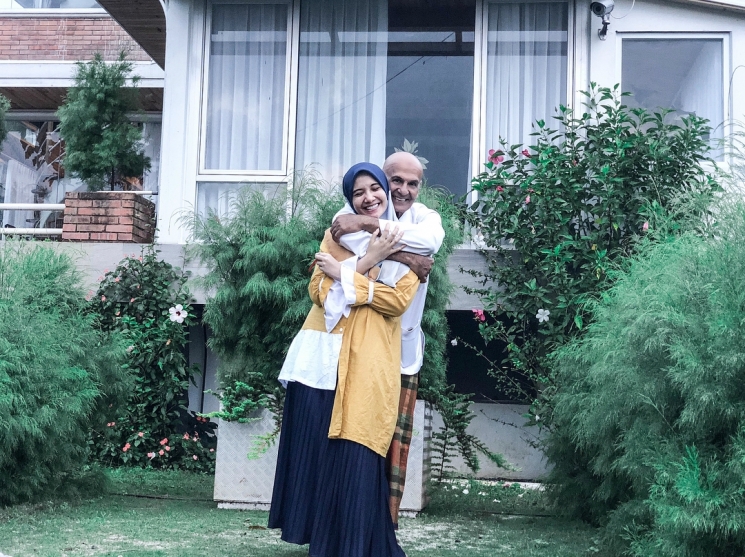 Zaskia Sungkar dan Mark Sungkar/Instagram @zaskiasungkar15
