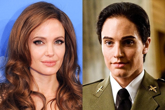 Angelina Jolie sebagai Evelyn Salt di film Salt from hollywood.com