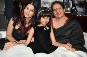 Aishwarya Rai Ajak Putrinya ke Disneyland Paris, Intip Foto Manisnya
