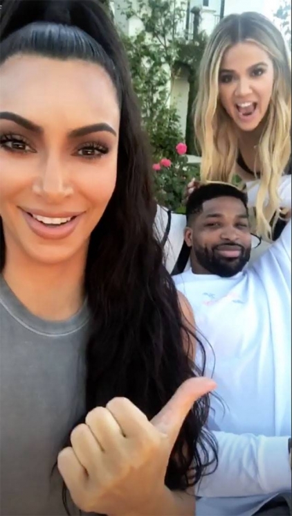 Kim Kardashian, Khloe Kardashian dan Tristan Thompson/eonline.com