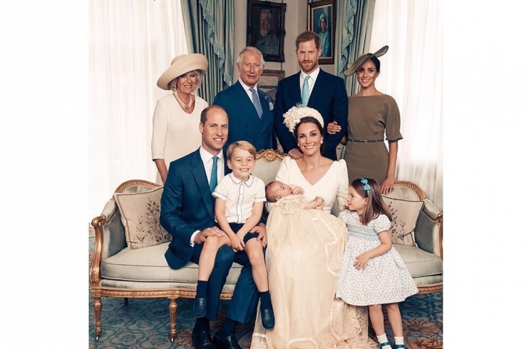 Pangeran Louis dibaptis from Instagram @kensingtonroyal