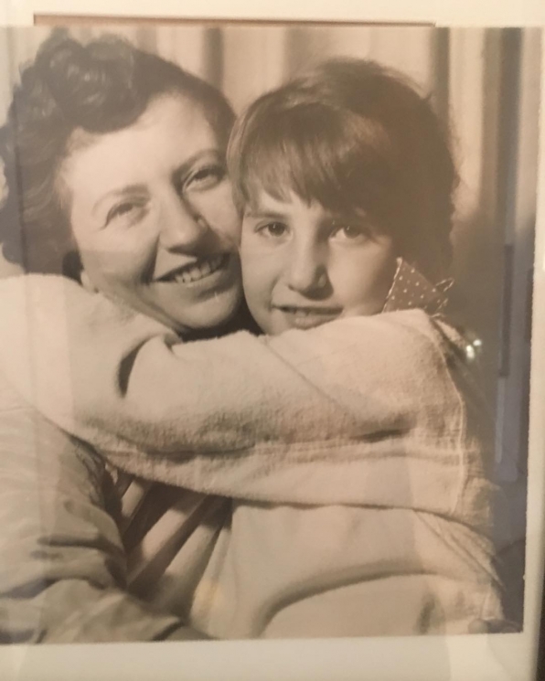 Foto Lin Shaye saat masih kecil/ Instagram @mslinshaye