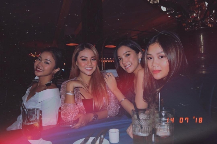Aurel Hermansyah dan teman-temannya / Instagram @aurelie.hermansyah