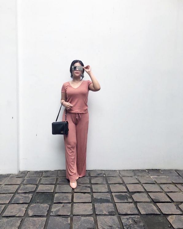 Keponakan Dewi Perssik/ Instagram @rosameldianti_