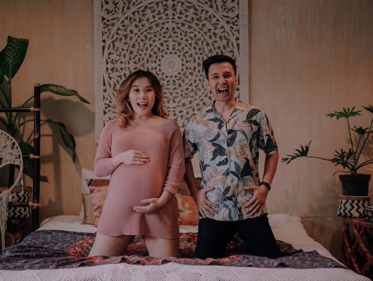 Maternity shoot Cherly Juno/ Instagram @herusetiawann