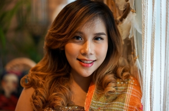 Bikin Kaget Para Artis, Cherly Juno Pamer Foto Ibunya yang Awet Muda Abis!