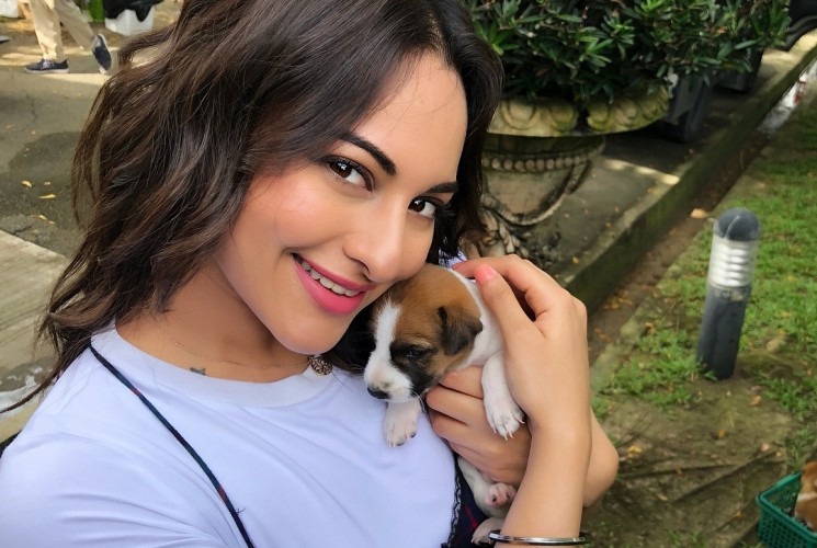 Sonakshi Sinha from Instagram @aslisona