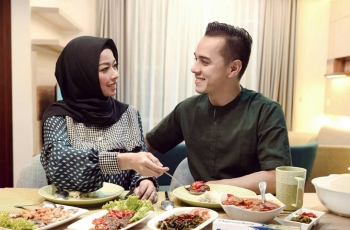 14 Tahun Menikah, Ini 7 Potret Harmonis Rionaldo Stockhorst Bersama Istri