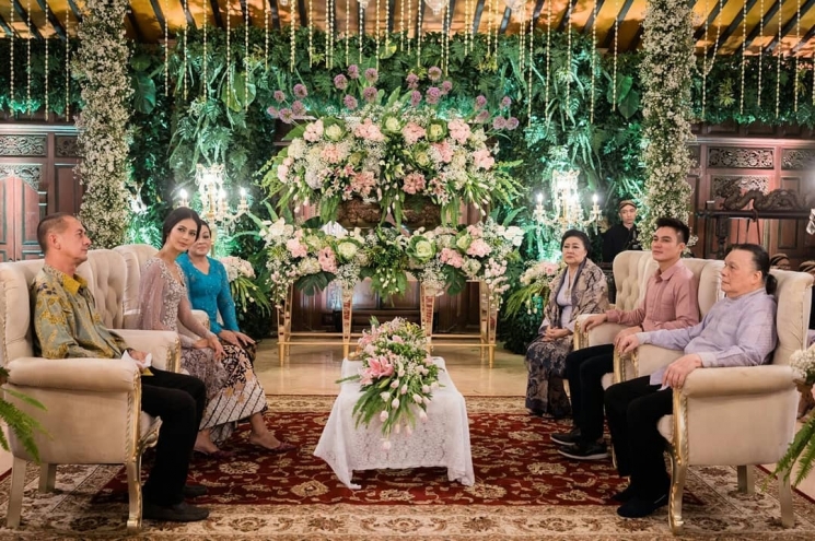 Momen lamaran Baim Wong dan Paula Verhoeven from Instagram @baimdanpaula