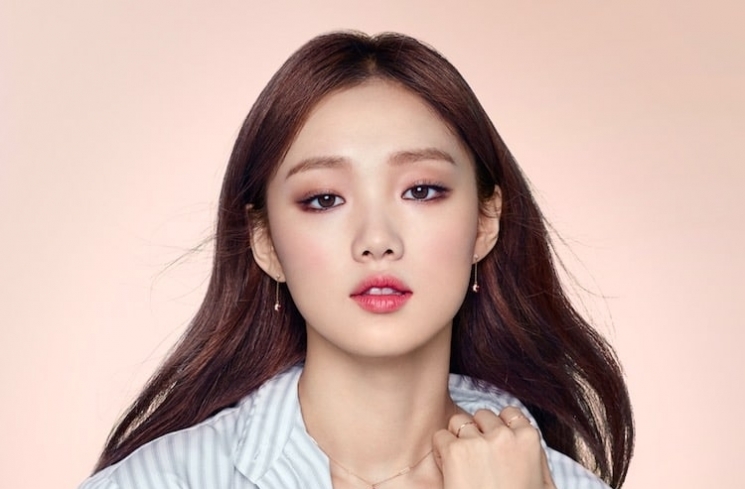 Lee Sung Kyung from soompi