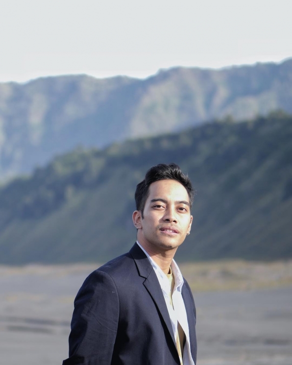 Gamaliel Tapiheru dengan rambut hitamnya/ Instagram @gamal1990