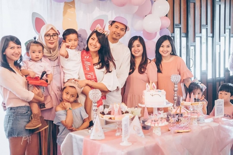 Baby Shower Sharena Delon/Instagram @sandy_oliviaaa