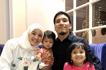 Mamah Muda, 5 Seleb yang Punya Anak di Usia Belia
