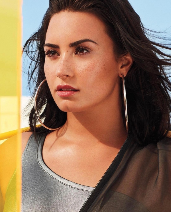 Instagram @ddlovato