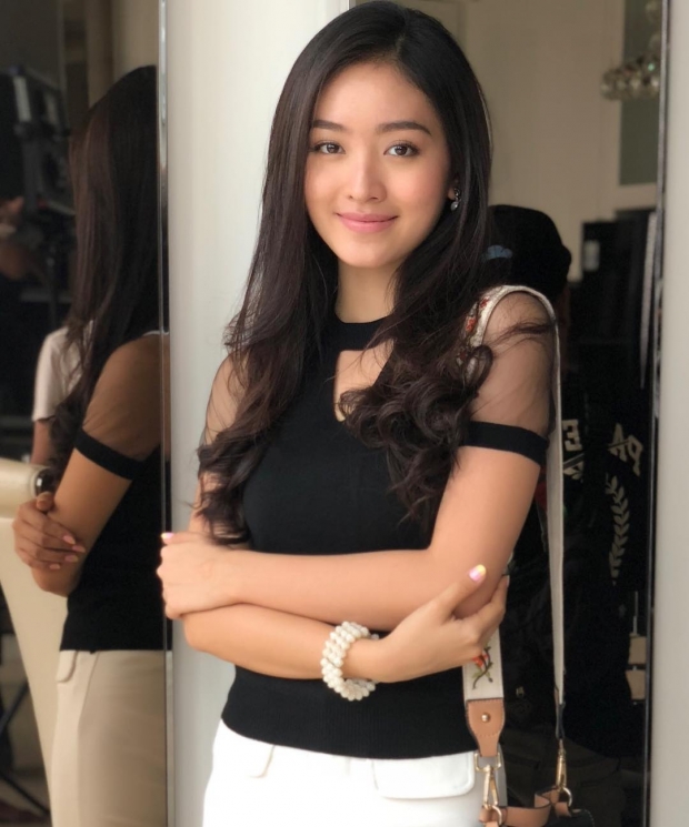 Instagram @natashawilona12