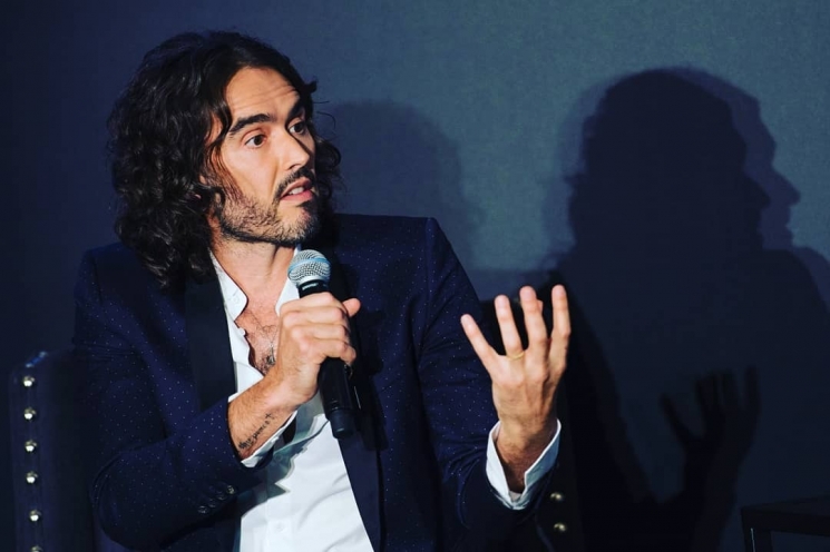 Instagram @trewrussellbrand