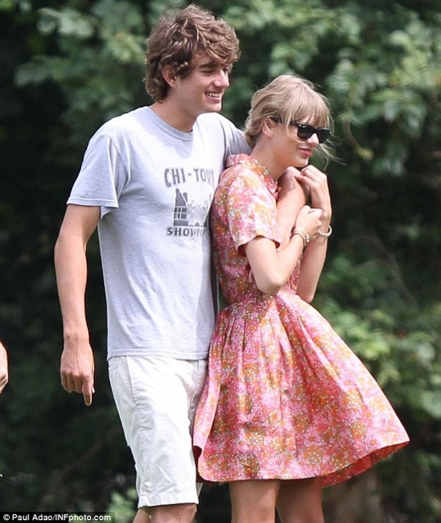Pria yang pernah jadi pacar Taylor Swift/ Daily Mail