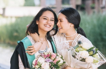 Dekatnya Maudy Ayunda dan Adiknya, Bak Saudara Sekaligus Sahabat