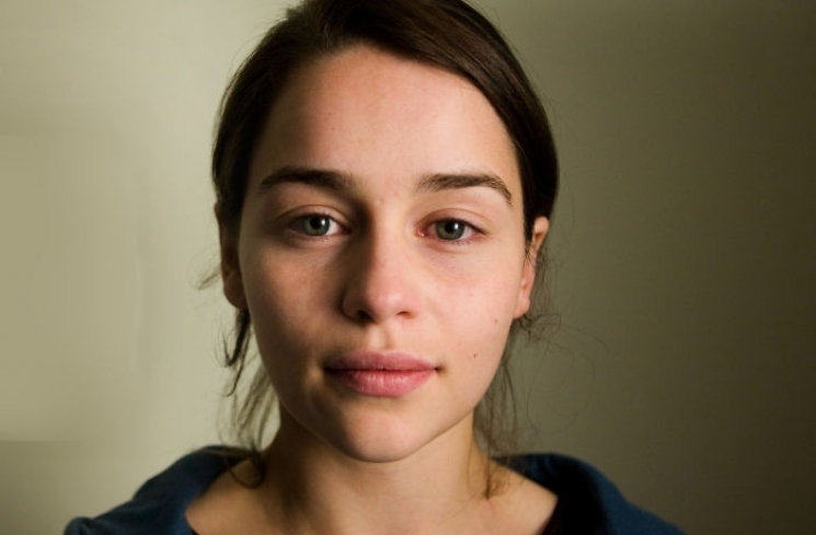 Emilia Clarke/www.boredpanda.com