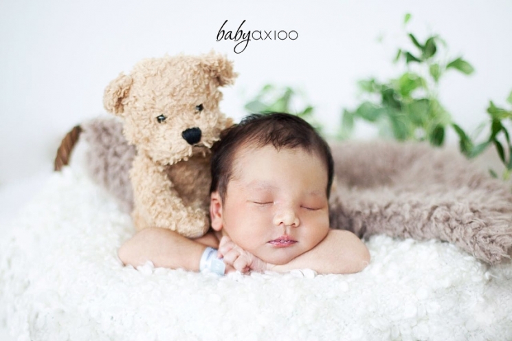 Pemotretan new born anak pertama Vicky Shu dan Ade Imam, Abimanyu Manggala Nugroho Putro/ Instagram @vikckyshu