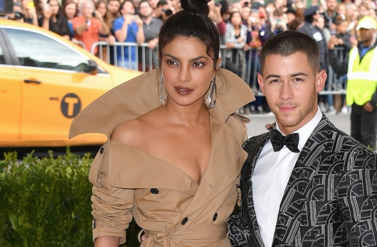 Priyanka Chopra dan Nick Jonas from people