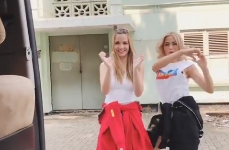 Aksi Kiki Challenge Nia Ramadhani dan Jessica Iskandar.