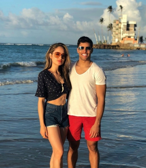 Cinta Laura dan Frank Garcia. (Instagram/@soyfrankgarcia)