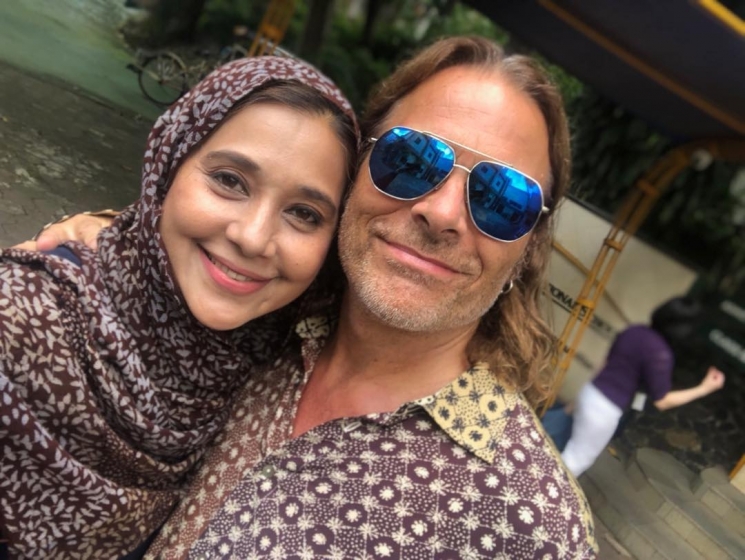 Seleb dunia yang kepincut dengan orang Indonesia. (Instagram/@ayukhadijahazhari)