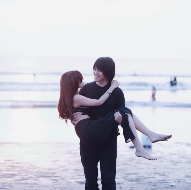 Kevin Aprilio dan Vicy Melanie. (Instagram/@kevinaprilio)