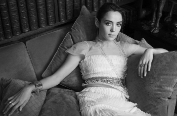 7 Pesona Garance Marillier, Sosok Kanibal di Film Raw