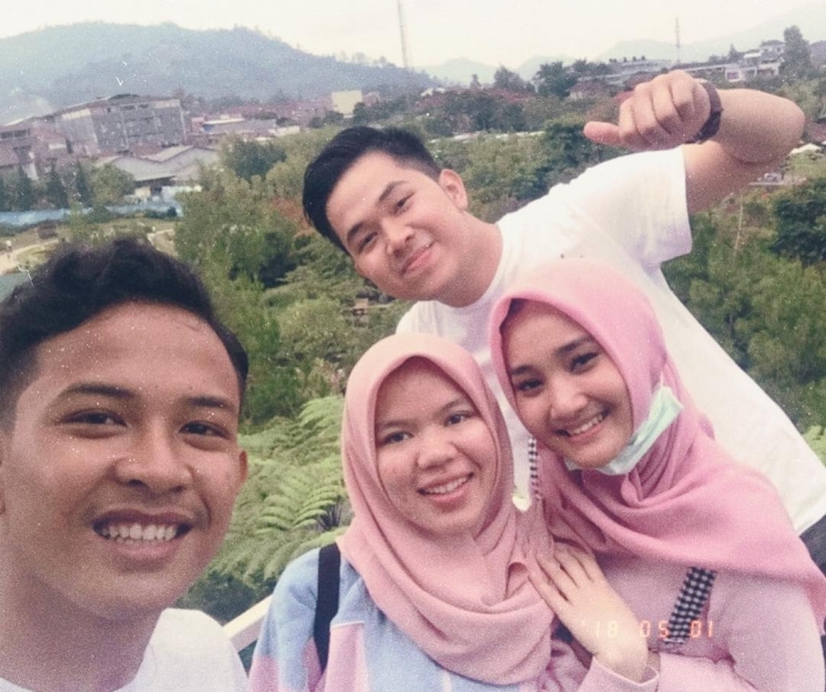 Kemesraan Fatin Shidqia dan Septrian Nugraha Gunawan. (Instagram/@fatin30)