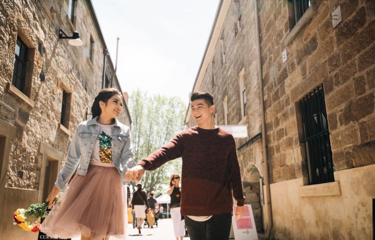 Kemesraan Chef Arnold dan Tiffany Soetanto. (Instagram/@arnoldpo)