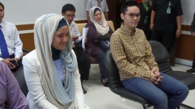 Marshanda dan Ben Kasyafani saat menjalani sidang cerai di Pengadilan Agama Jakarta Pusat, Selasa (13/5/2014). (suara.com/Ismail)