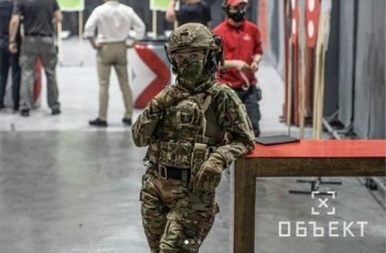 Pesona Elena Deligioz Diklaim Jadi Tentara Tercantik di Dunia