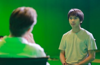 Mengintip Akting Iqbaal Ramadhan di Film Bumi Manusia