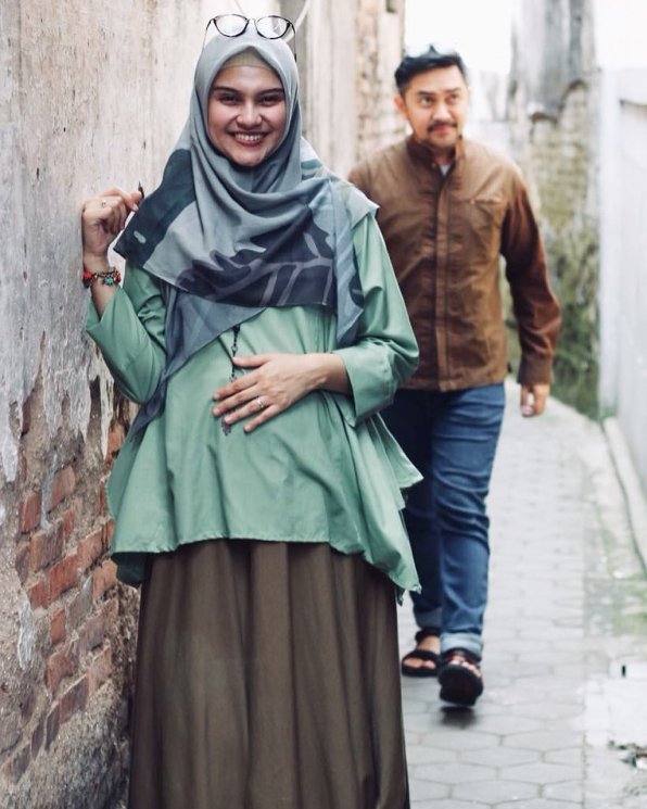 Perjalanan Zee Zee Shahab dari hamil hingga melahirkan anak keduanya. (Instagram/@zeezeeshahab)
