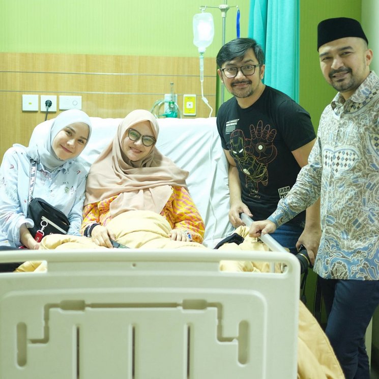 Perjalanan Zee Zee Shahab dari hamil hingga melahirkan anak keduanya. (Instagram/@zeezeeshahab)