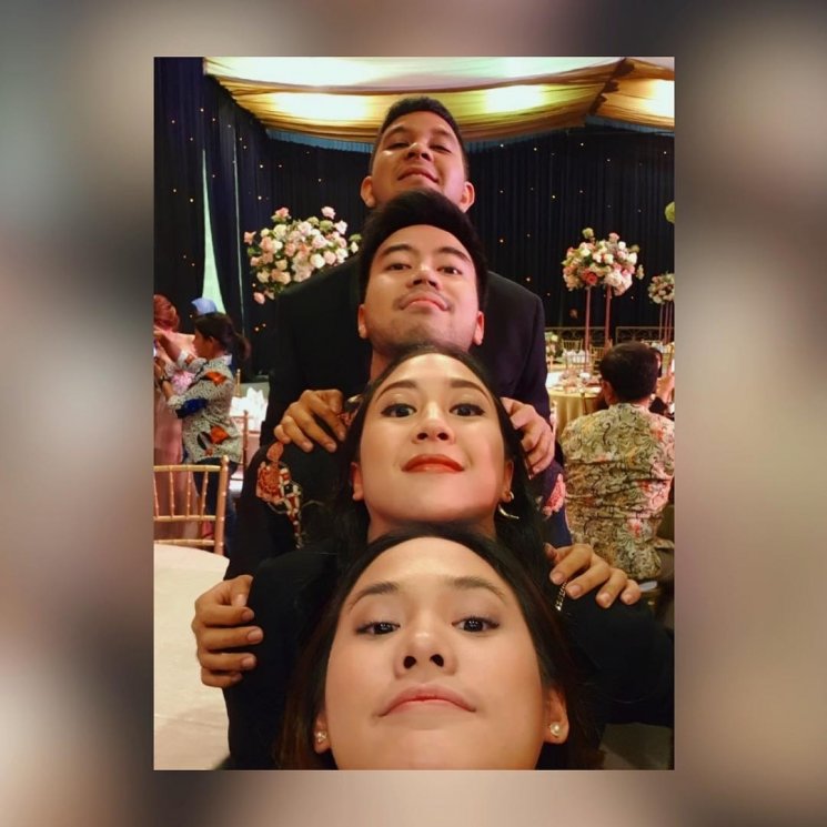 Sherina Munaf dan kawan-kawan. (Instagram/@sherinasinna)