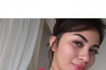 Pesona Ariel Tatum yang cantik meski tanpa makeup. (Instagram/@arieltatum)