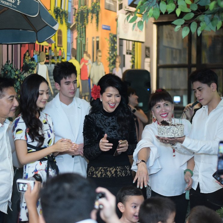 Kemeriahan perayaan ulang tahun Venna Melinda ke-46 tahun. (Instagram/@vennamelindareal)